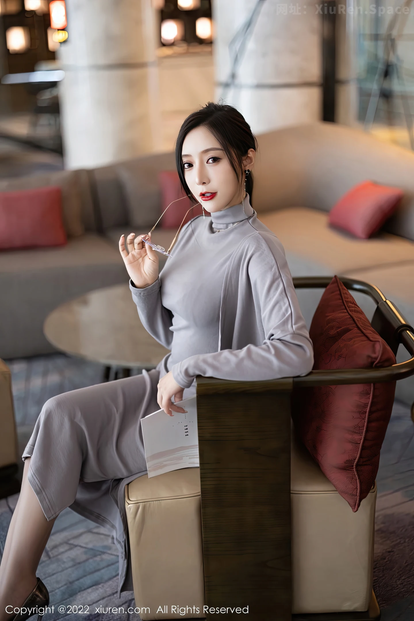 图片[6]-[XiuRen秀人网] VOL.5745 女神王馨瑶yanni女学者的反转主题典雅灰色长裙性感迷人写真84P-秀人网官方网站